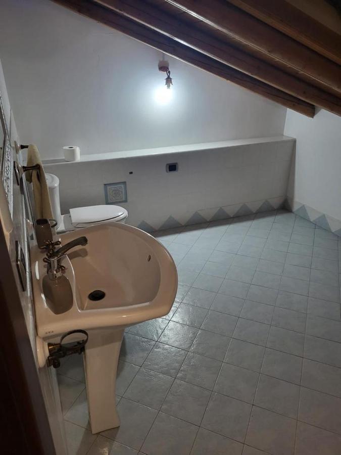 Casa Vacanza Lmt Aci Catena Buitenkant foto
