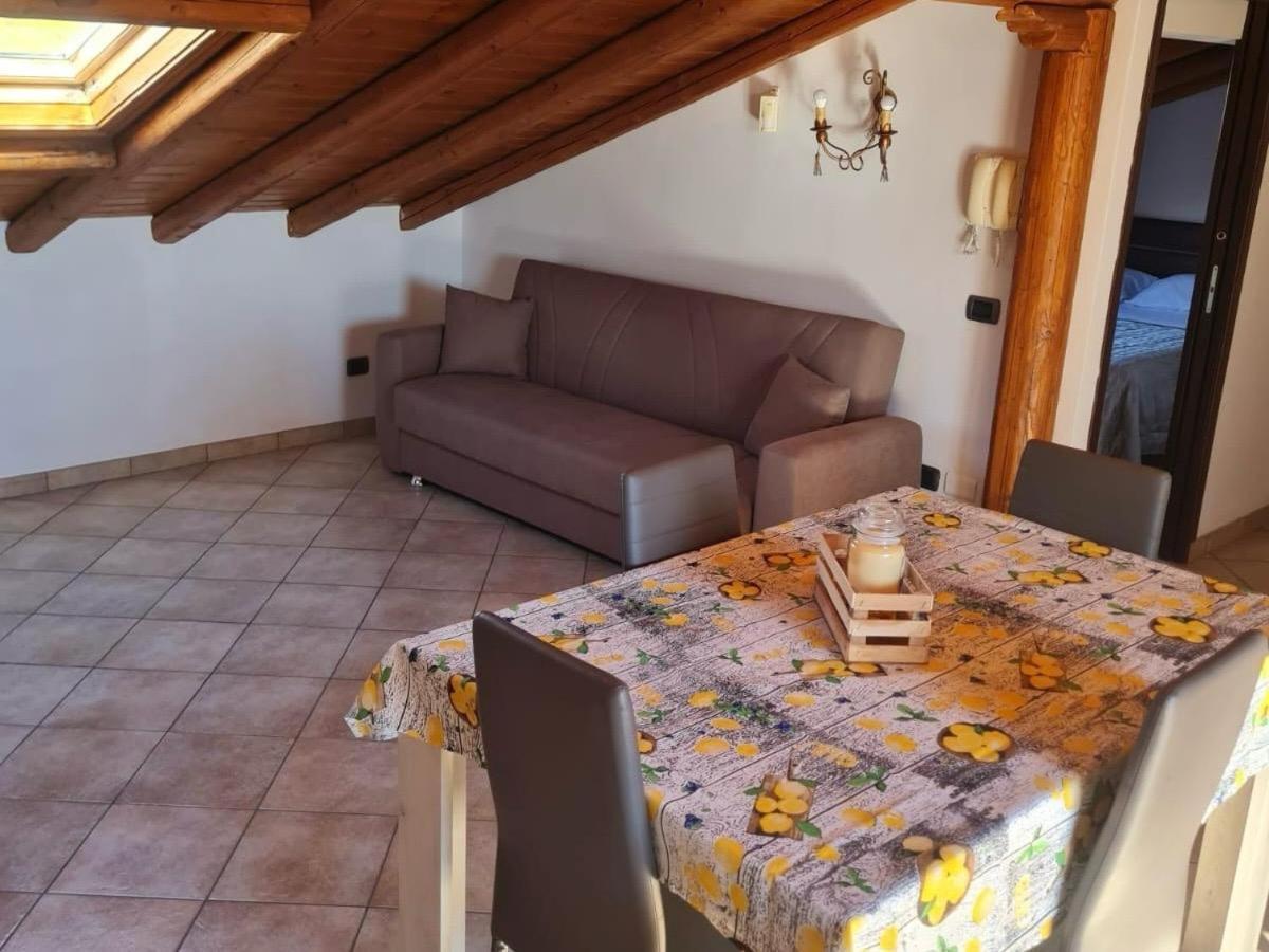 Casa Vacanza Lmt Aci Catena Buitenkant foto