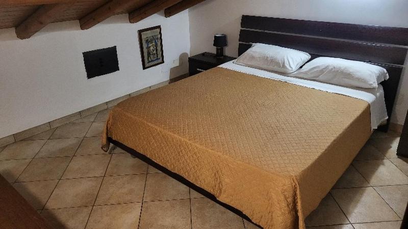 Casa Vacanza Lmt Aci Catena Buitenkant foto